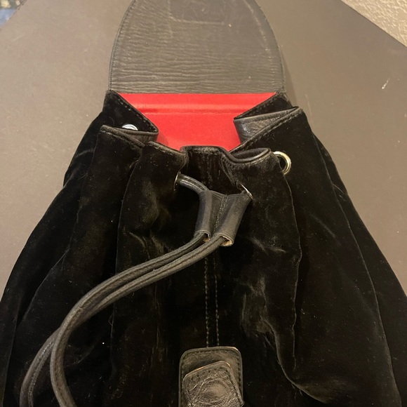 Extremely rare vintage❗️Donald Pliner velvet backpack style bag - Picture 3 of 6